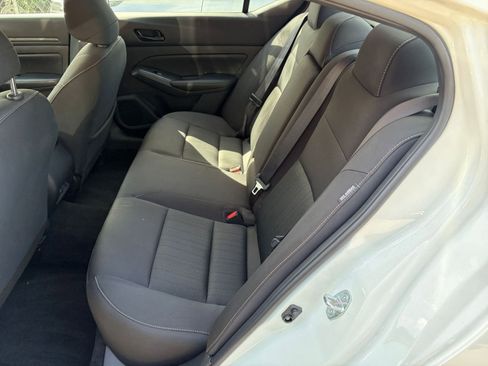 Used 2025 Nissan Altima 2.5 SV image 37