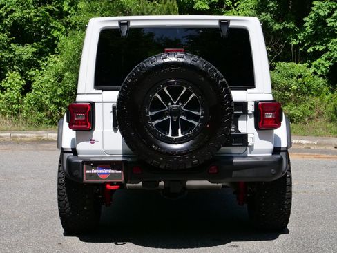 Used 2024 Jeep Wrangler Unlimited Rubicon AWD/4WD image 25