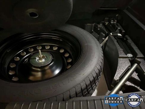 Used 2025 Volkswagen Atlas Cross Sport SE w/ Black Wheel Package image 86