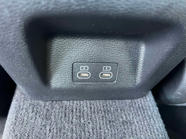 Used 2025 Genesis G70 2.5T AWD/4WD image 11