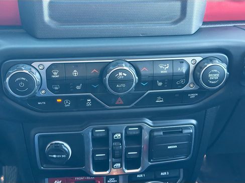 Used 2020 Jeep Gladiator Rubicon w/ LED Lighting Group AWD/4WD image 22
