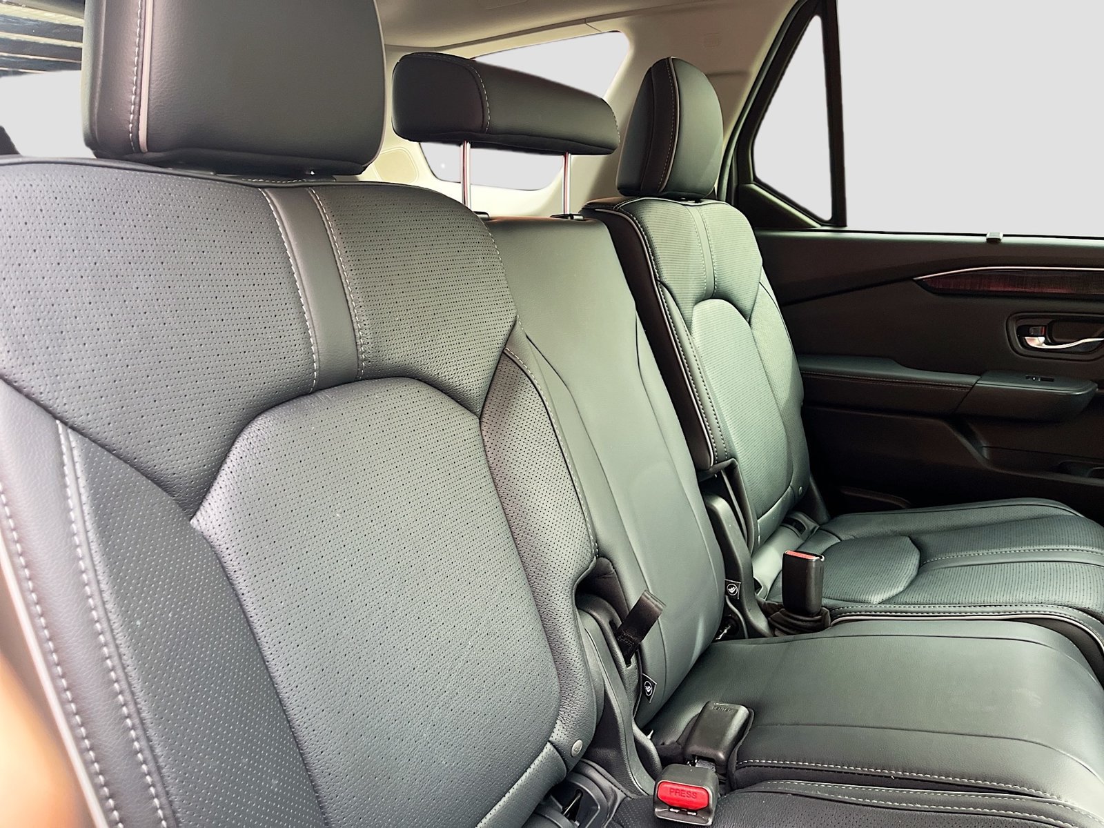 Used 2025 Honda Pilot Elite image 30