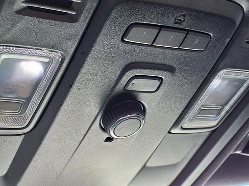 Used 2024 GMC Yukon SLT image 15