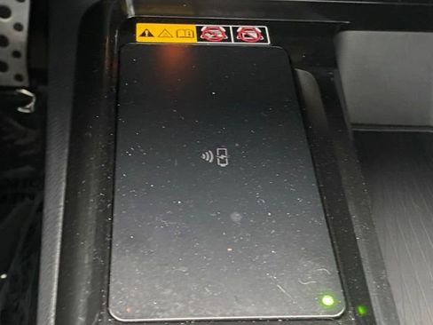 Used 2025 Toyota Camry SE w/ Convenience Package image 21