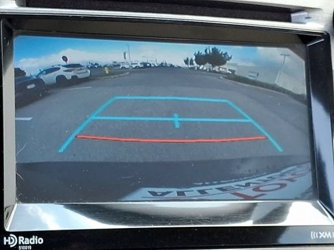 Used 2015 Toyota Venza LE AWD/4WD image 19