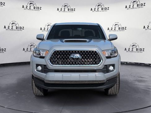 Used 2019 Toyota Tacoma TRD Sport image 2