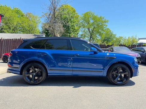 Used 2021 Bentley Bentayga w/ First Edition Specification AWD/4WD image 5