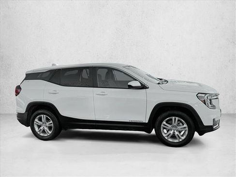 Used 2024 GMC Terrain SLE AWD/4WD image 4