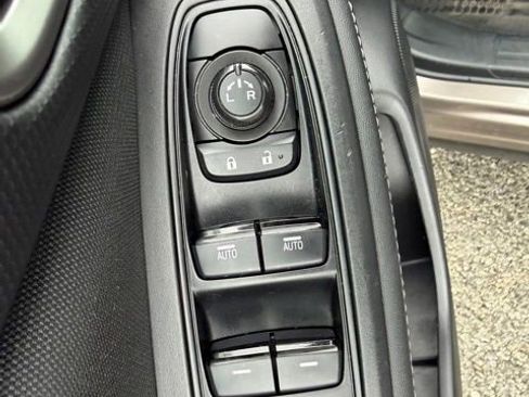 Used 2023 Subaru Forester Premium AWD/4WD image 17
