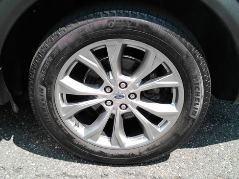 Used 2021 Ford Explorer Limited w/ Equipment Group 301A AWD/4WD image 33