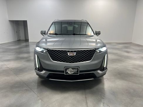 Used 2025 Cadillac XT6 Premium Luxury image 2