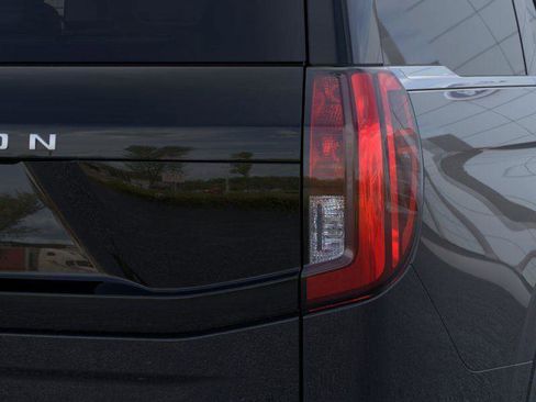 New 2025 Ford Expedition Active image 21