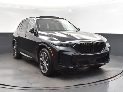 Certified 2026 BMW X5 xDrive50e w/ M Sport Package AWD/4WD image 9
