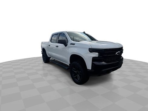 Used 2021 Chevrolet Silverado 1500 LT Trail Boss w/ Convenience Package II image 2