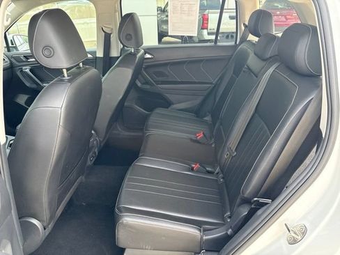 Used 2024 Volkswagen Tiguan SE AWD/4WD image 25