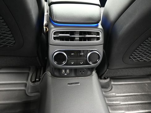 Used 2024 Genesis GV70 2.5T w/ Sport Prestige Package image 43