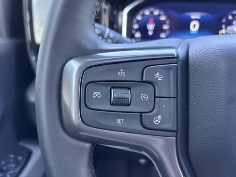 Used 2025 Chevrolet Silverado 2500 ZR2 w/ Technology Package image 31