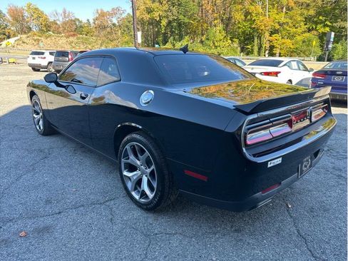 Used 2016 Dodge Challenger SXT Plus image 8
