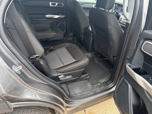 Used 2023 Ford Explorer XLT AWD/4WD image 20
