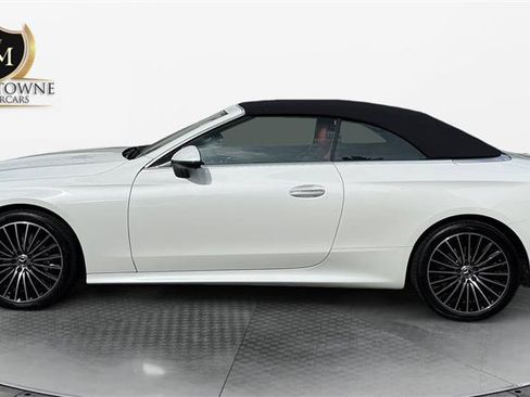 Used 2024 Mercedes-Benz CLE 300 4MATIC Cabriolet image 2
