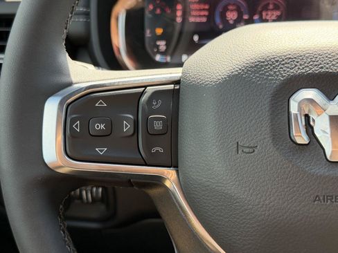 Used 2025 RAM 2500 Laramie AWD/4WD image 21
