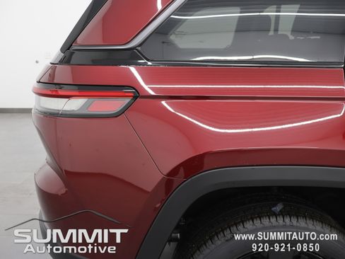 New 2026 Jeep Grand Cherokee Limited image 24