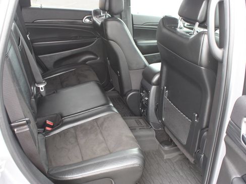 Used 2020 Jeep Grand Cherokee Altitude AWD/4WD image 24