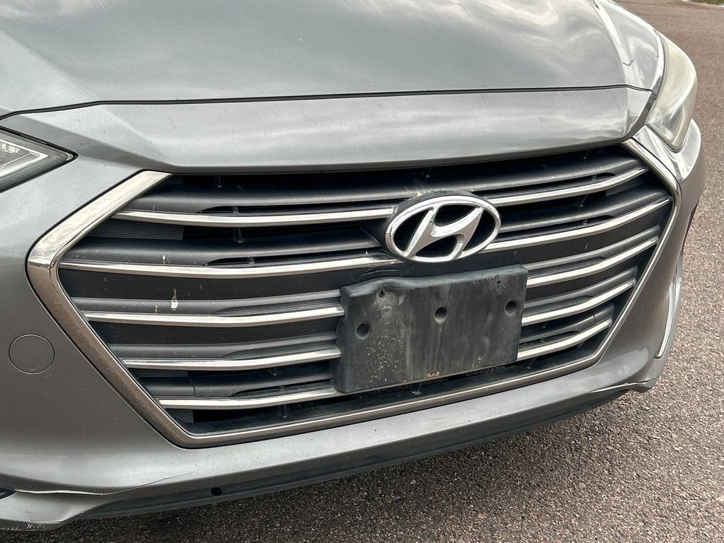 Used 2017 Hyundai Elantra Limited FWD image 21