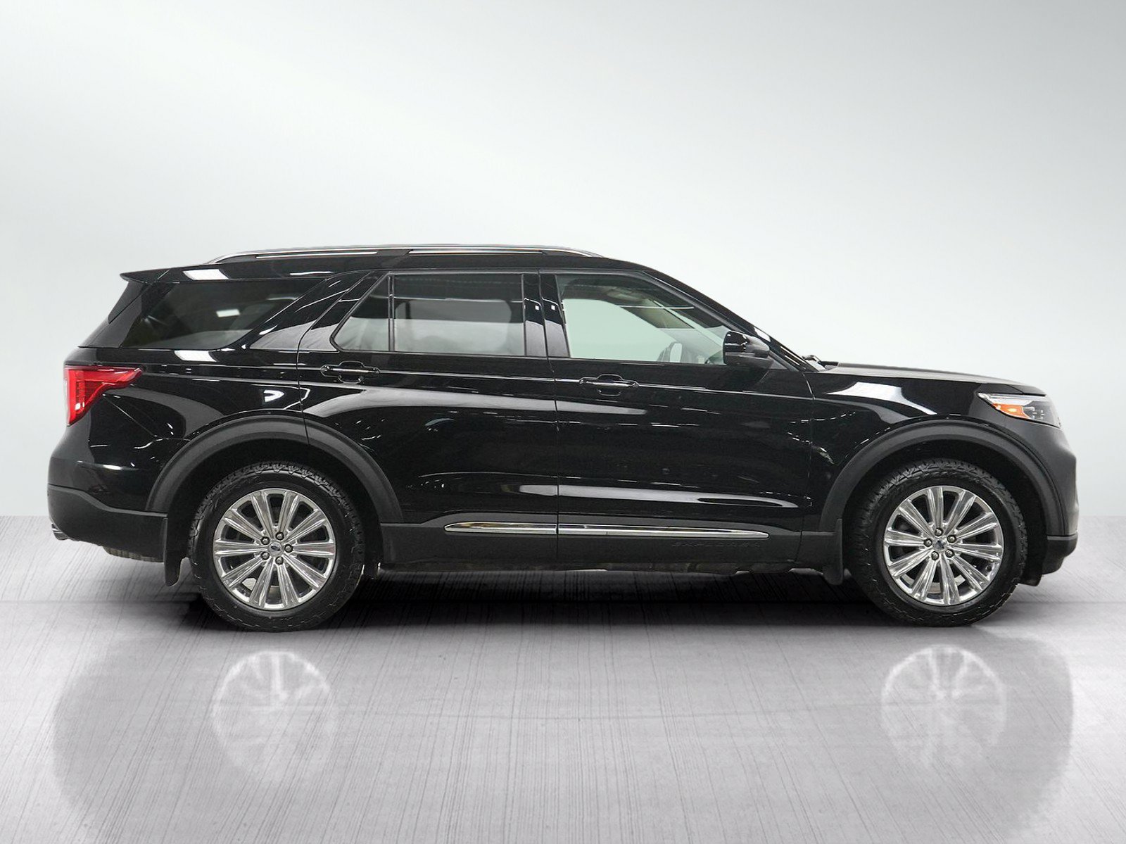 Used 2023 Ford Explorer Limited AWD/4WD image 6