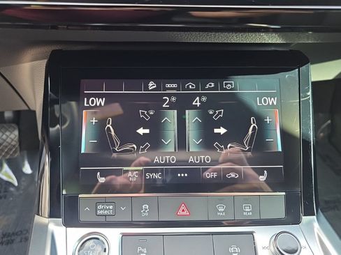 Used 2024 Audi Q8 e-tron Premium AWD/4WD image 17