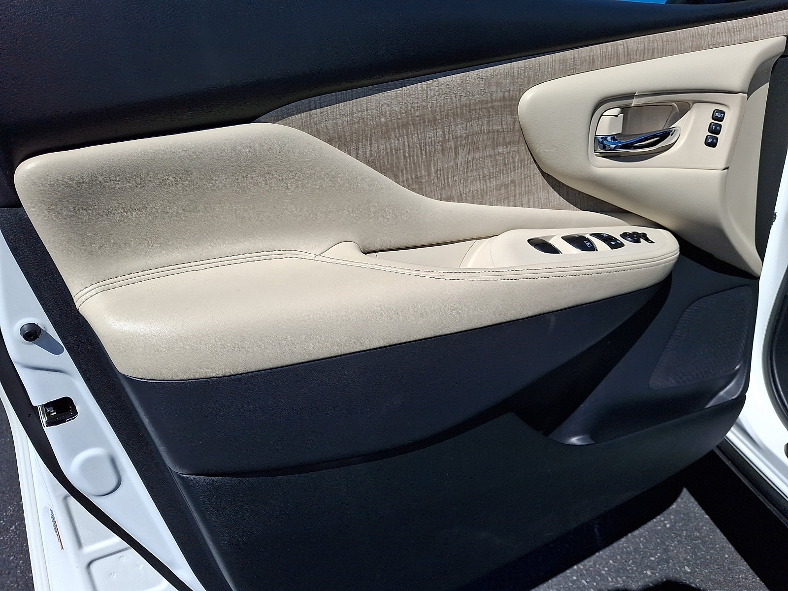 Used 2020 Nissan Murano SL w/ Moonroof Package AWD/4WD image 12