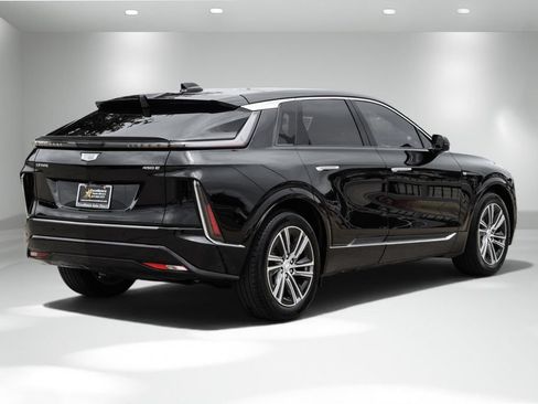 Used 2024 Cadillac Lyriq Luxury RWD image 6