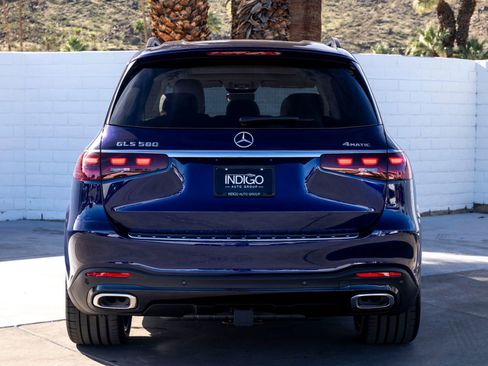 New 2026 Mercedes-Benz GLS 580 4MATIC image 9