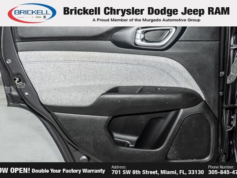 Used 2024 Jeep Compass Latitude AWD/4WD image 12