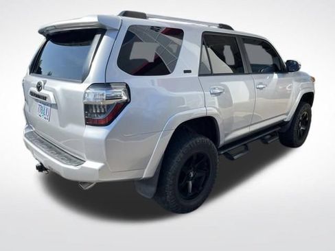 Used 2019 Toyota 4Runner SR5 Premium AWD/4WD image 3
