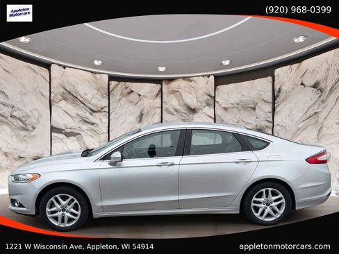 Used 2014 Ford Fusion SE w/ Equipment Group 202A image 8