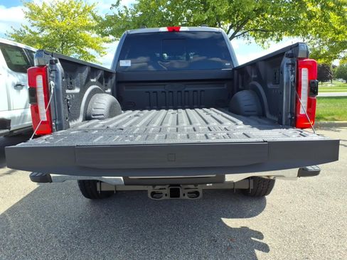 New 2026 Ford F350 XLT w/ XLT Premium Package AWD/4WD image 9