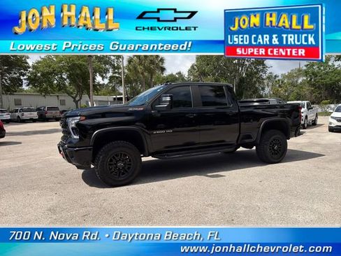 Used 2024 Chevrolet Silverado 2500 ZR2 w/ Technology Package AWD/4WD image 3