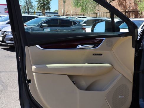 Used 2019 Cadillac XT5 Luxury FWD image 38