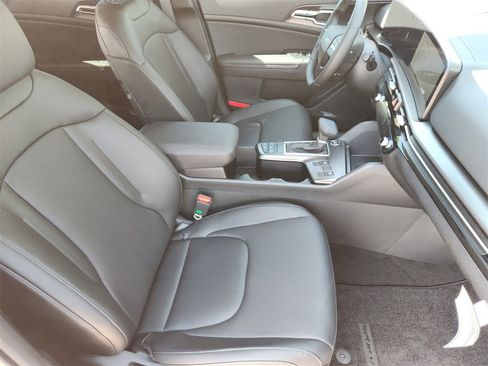 New 2026 Kia Sportage SX image 9