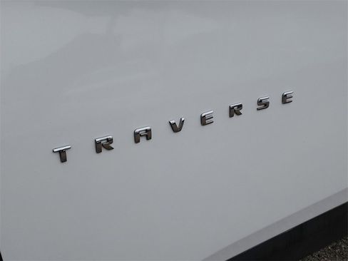 Used 2020 Chevrolet Traverse LT image 6
