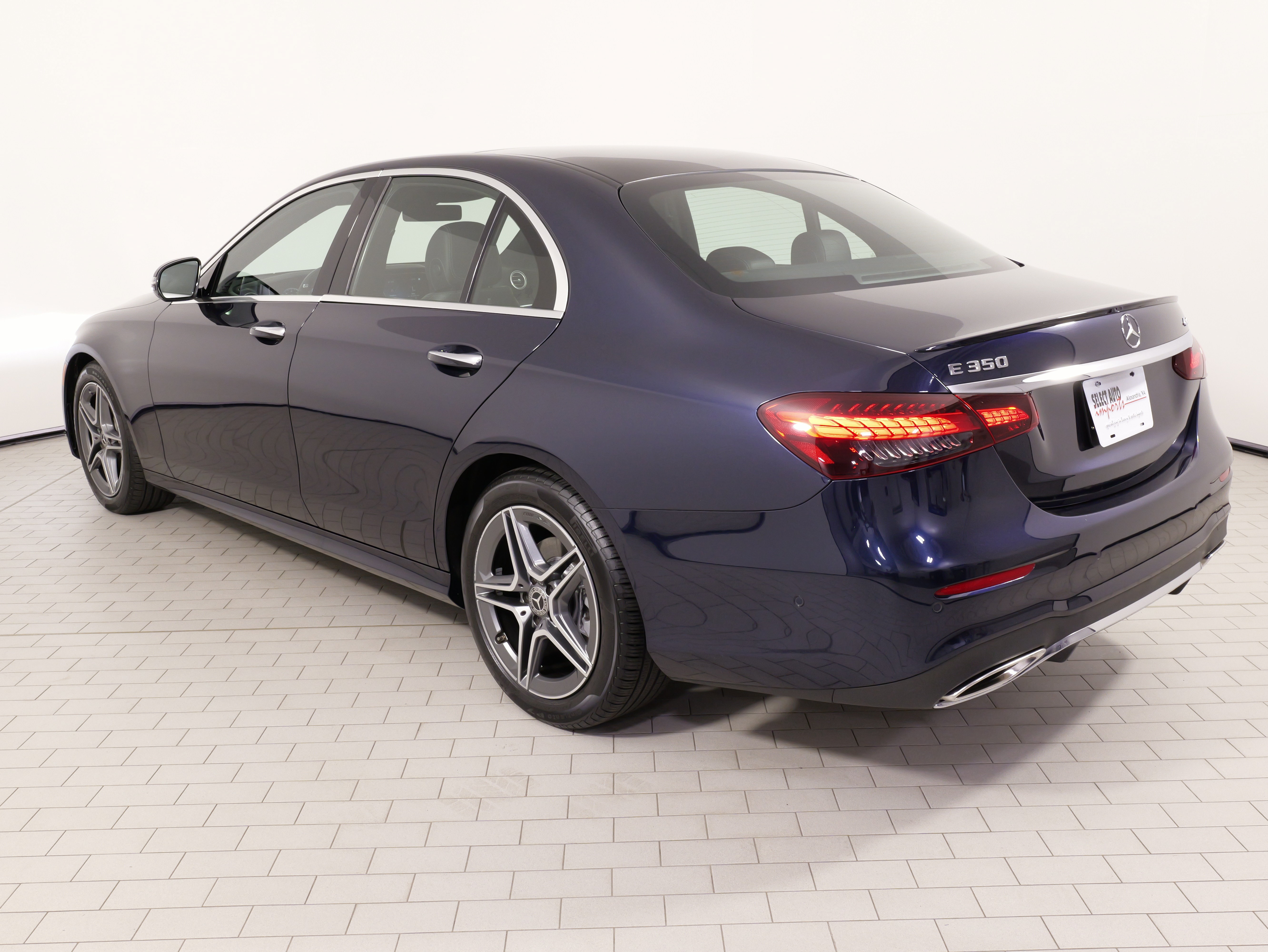 Used 2023 Mercedes-Benz E 350 4MATIC Sedan image 14