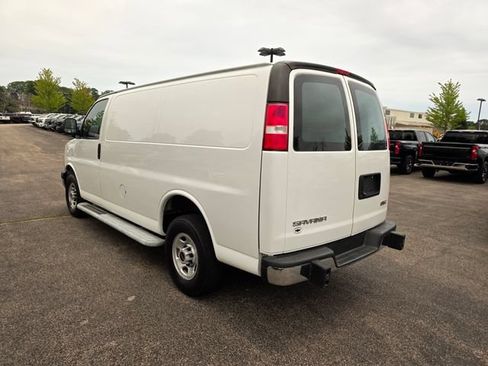 Used 2022 GMC Savana 2500 w/ Driver Convenience Package RWD image 2