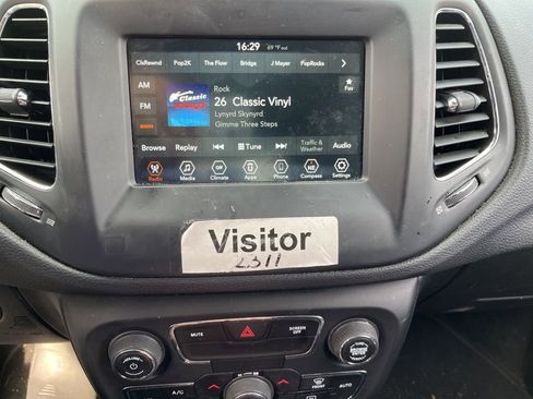 Used 2020 Jeep Compass Latitude image 12