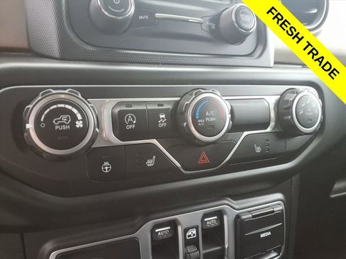 Used 2018 Jeep Wrangler Unlimited Sport S image 11