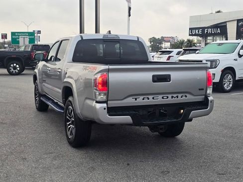 Used 2021 Toyota Tacoma TRD Sport w/ Technology Package image 11