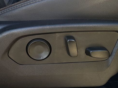 Used 2024 Chevrolet Tahoe High Country w/ Premium Package 2 image 28