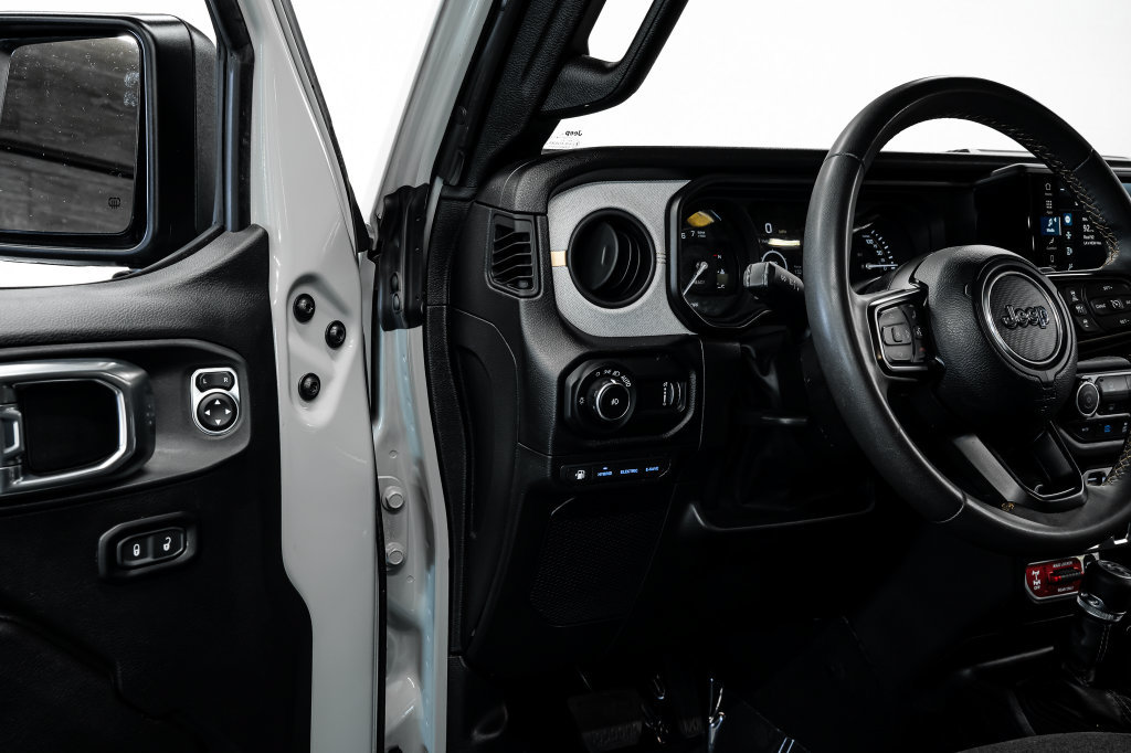 Used 2024 Jeep Wrangler Unlimited AWD/4WD image 21