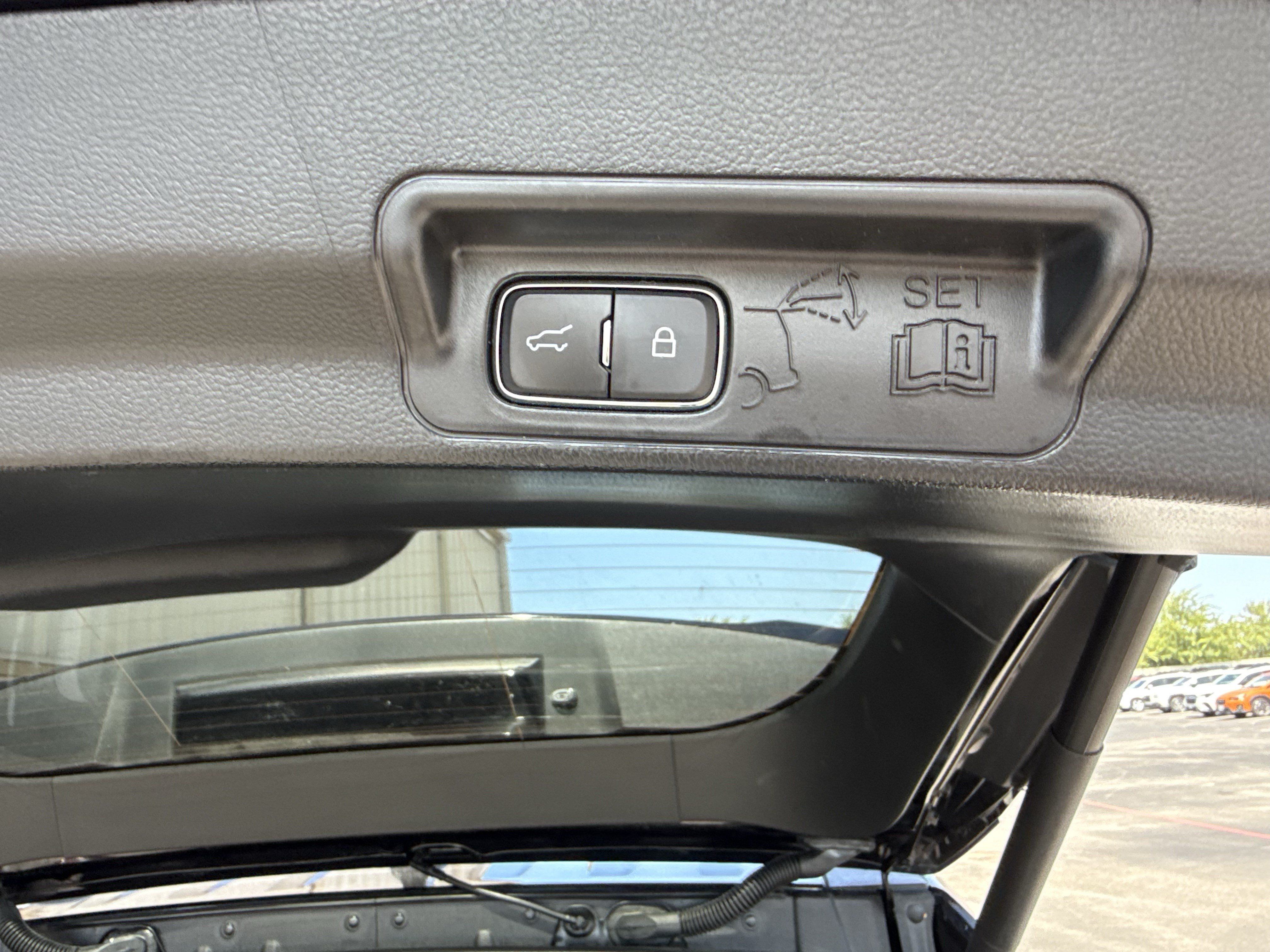 Used 2021 Ford Explorer XLT RWD image 12