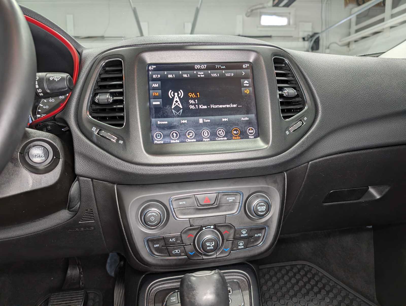 Used 2019 Jeep Compass Trailhawk w/ Cold Weather Group AWD/4WD image 33